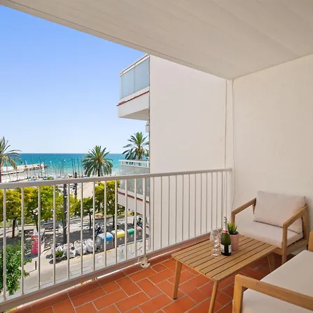 דירה Sunset Beachfront In